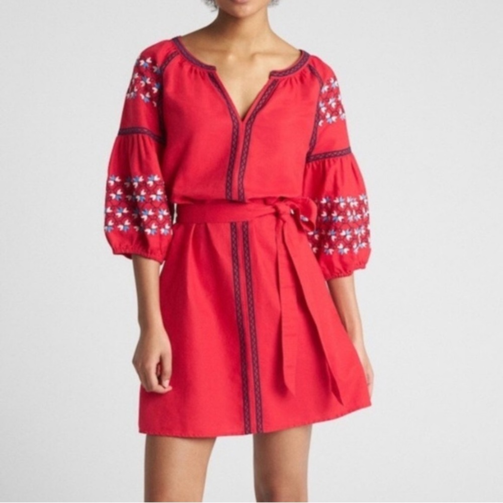 🌺🌻🌹 GAP EMBROIDERED BELTED DRESS